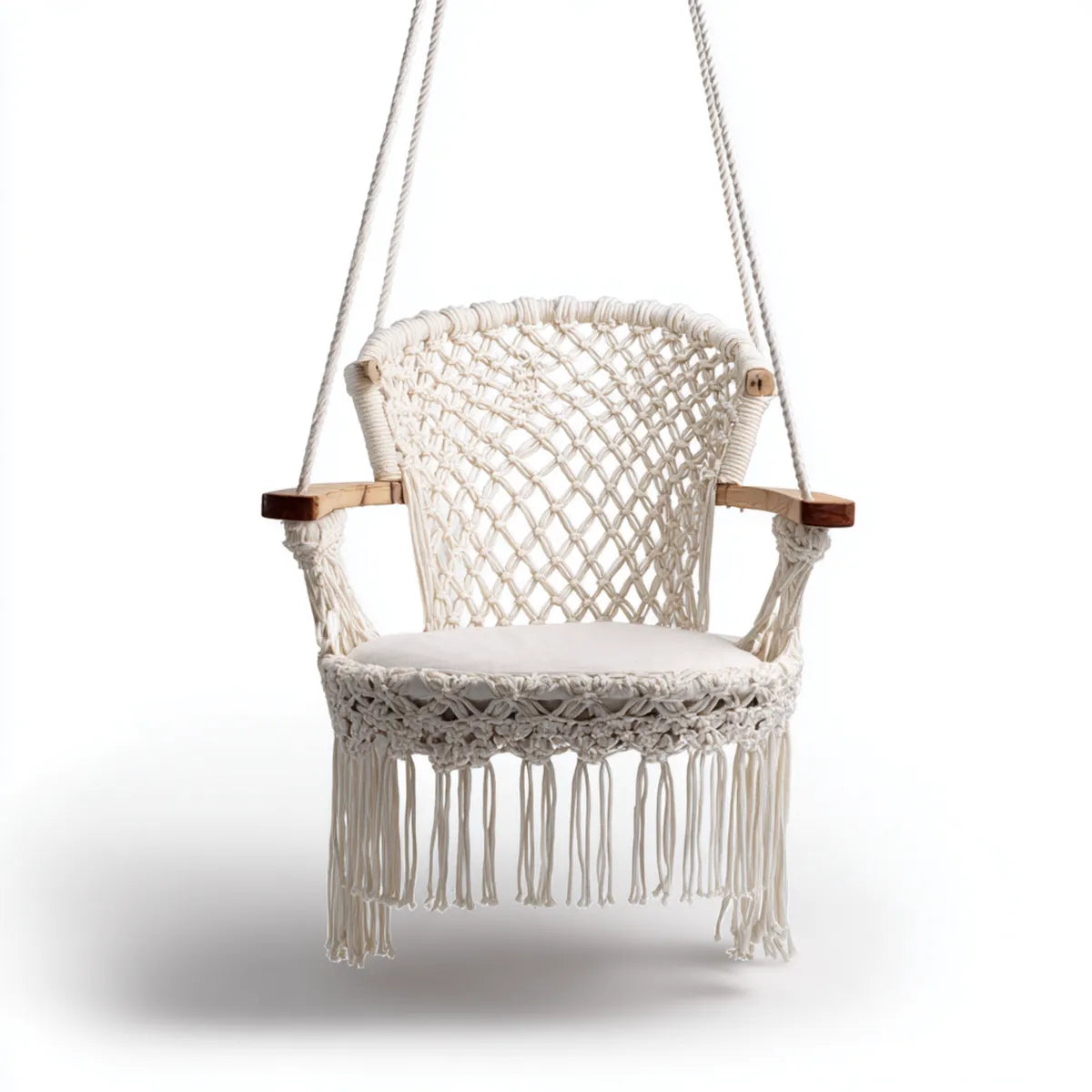 Fauteuil suspendu macram¨¦ ¨¦cru en coton avec accoudoirs en bois 80 x 65 x 120 cm